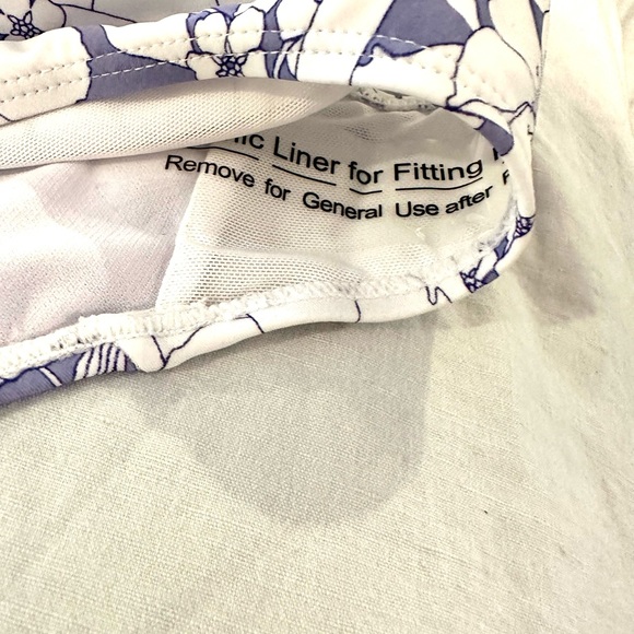 Two piece swim suit - Picture 4 of 5